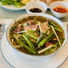 Quán Phở Bò, Bún Chả Ngon Khu Sân Bay