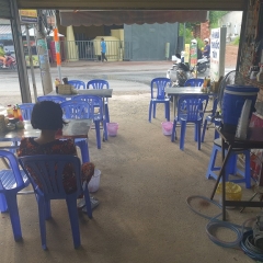 Chính chủ cần sang quán bán hủ tiếu ngay đường Nguyễn Xiển