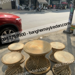 Bàn ghế đôn tròn nhỏ gọn