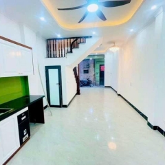 BÁN NHÀ GẦN ROYACITY NGÃ TƯ SỞ HÀ NỘI DT:45M2 MT:4M 6 PHÒNG NGỦ GIÁ : HƠN 3x TỶ