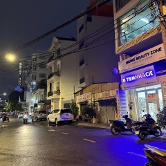Căn góc kinh doanh Nguyễn Văn Nguyễn, mặt tiền đường, đang kinh doanh quán ăn, giá 16 tỷ