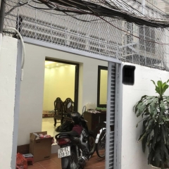 Cho thuê nhà phố Hào Nam , 50m2 x 2 tầng , giá 10tr / tháng